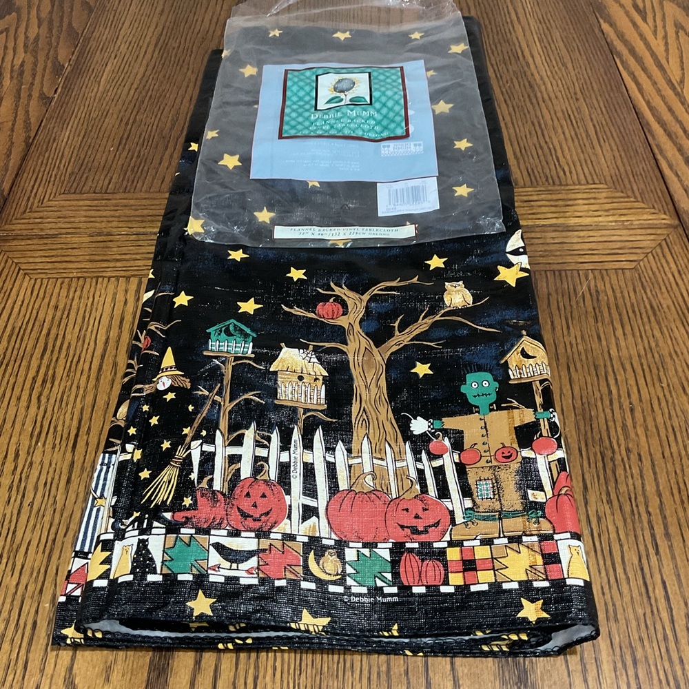 Halloween 🎃 Tablecloth with Pumpkins, Birdhouses, Owl, Witch, Cat and Stars